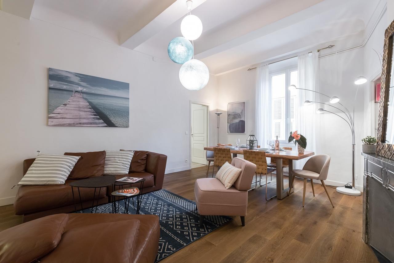 Pref 2 - F4 - Vaste Et Bourgeois ,3 Chambres, Ascenseur, Vx-nice Appartement