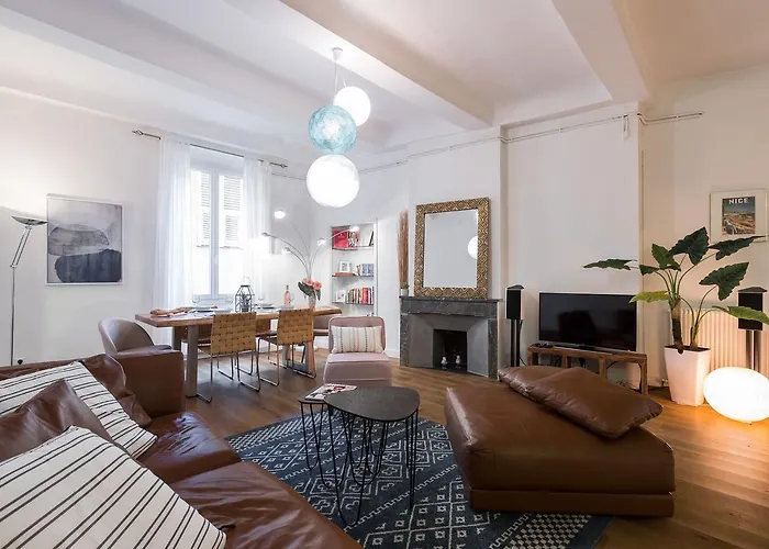 Pref 2 - F4 - Vaste Et Bourgeois ,3 Chambres, Ascenseur, Vx-Nice