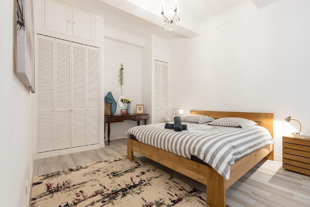 Pref 2 - F4 - Vaste Et Bourgeois ,3 Chambres, Ascenseur, Vx-nice * Nizza