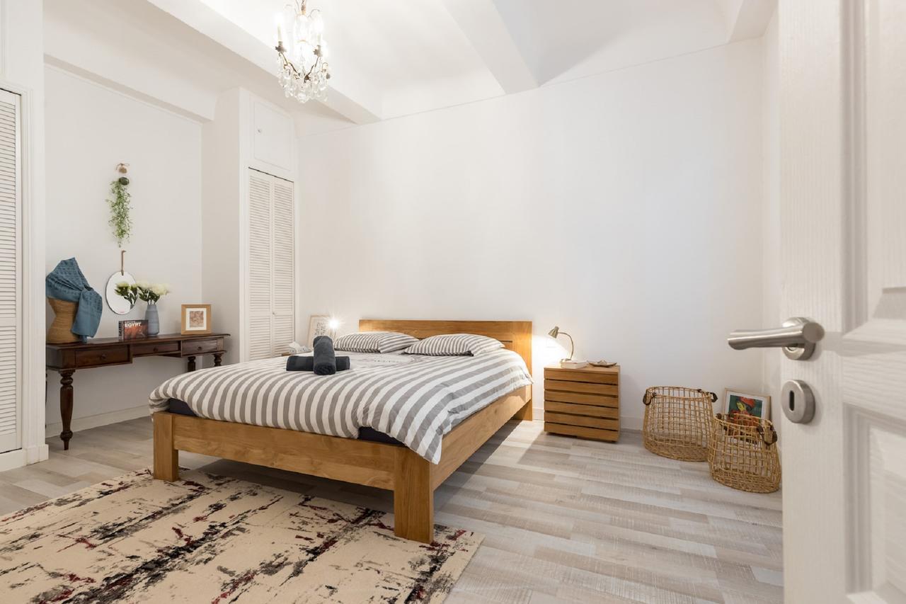 Pref 2 - F4 - Vaste Et Bourgeois ,3 Chambres, Ascenseur, Vx-nice Appartamento